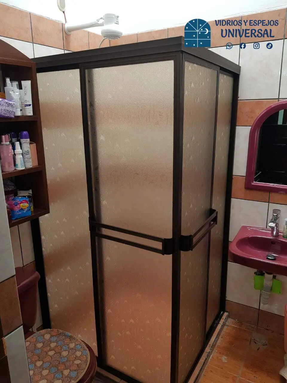 Puerta de baño en escuadra